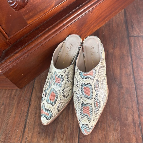 Matisse Women's Cammy Mule Shoes - Picture 2 of 9